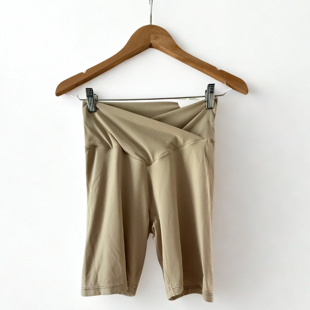 OFFLINE by Aerie Tan Hi-Rise Biker Shorts – Size L (7” Inseam)